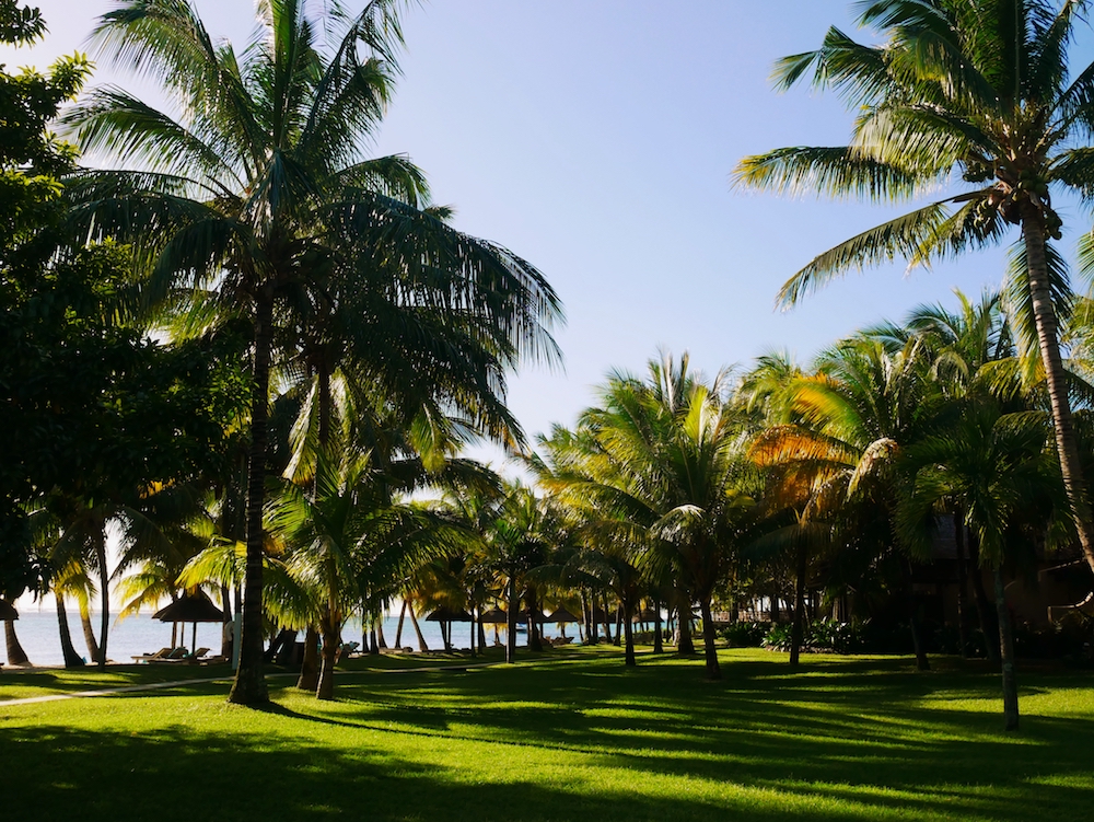 lux le morne honeymoon resort hotel luxe sunset plage beach maurice mauritius love