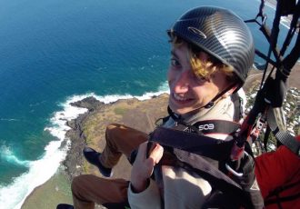 Mats is paragliding ! Mats en Parapente à Saint-Leu, La Réunion